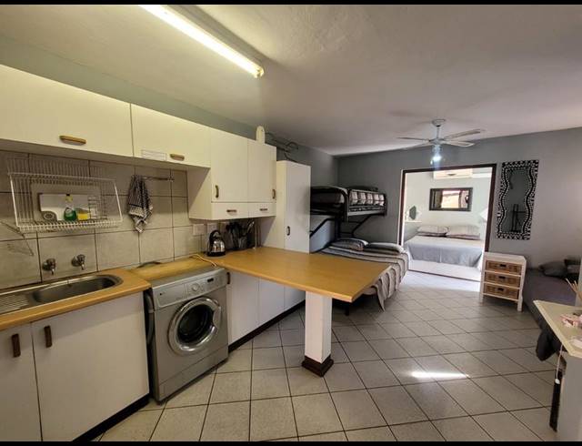 1 BEDROOM APARTMENT FOR SALE IN UVONGO BEACH